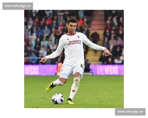 周薪 35 万镑续约！卡塞米罗铁心留曼联冲击世界杯