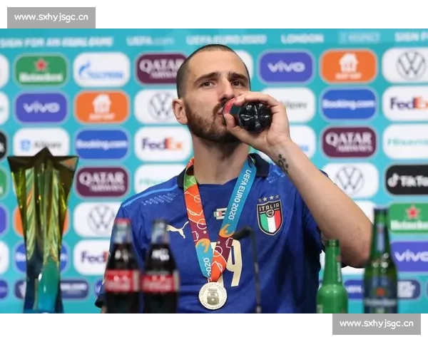 慈善赛争议飞铲!博努奇放倒前英格兰女足队长 慈善赛争议飞铲!博努奇放倒前英格兰女足队长